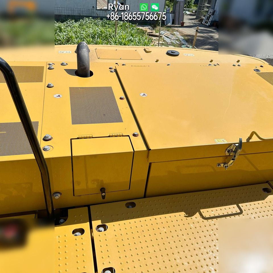 2023 Caterpillar 320GC crawler excavator upper deck view 2023 Caterpillar 320GC crawler excavator upper deck view