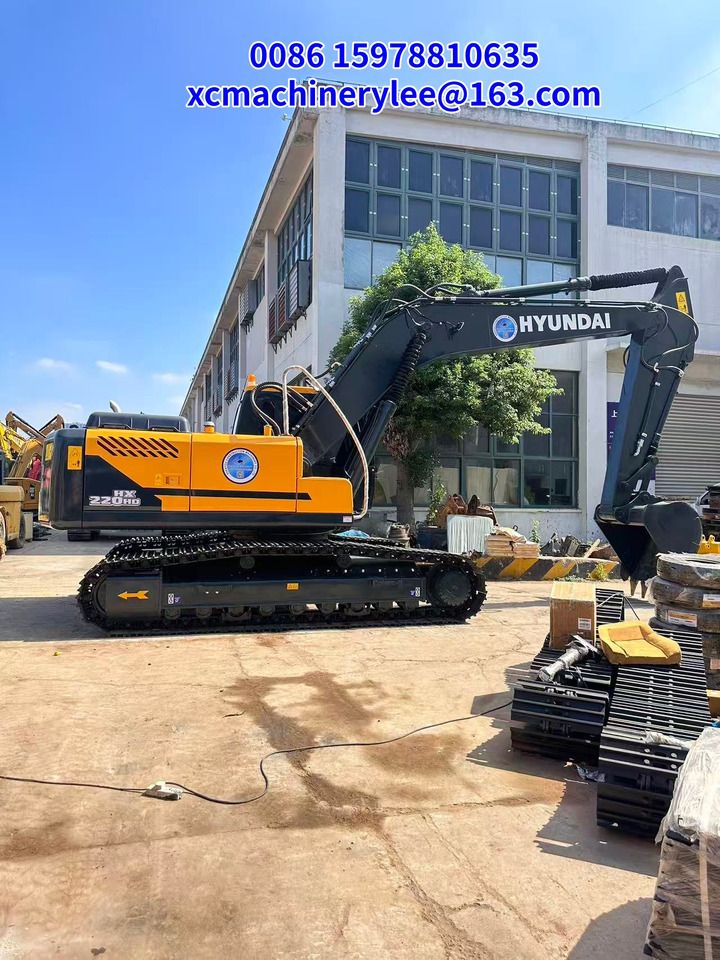 2024 Hyundai HX220HD crawler excavator side view 2024 Hyundai HX220HD crawler excavator side view