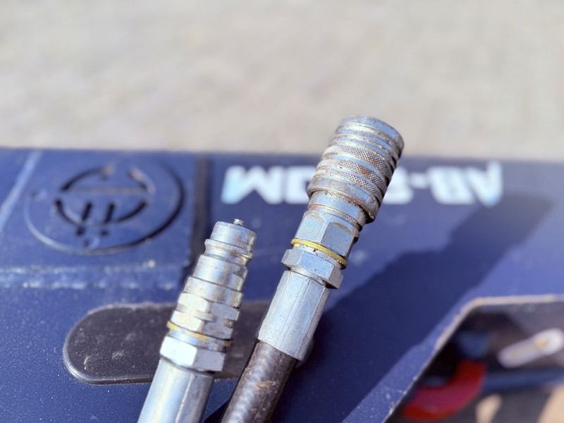Eurograb SH 200 M 2024 hydraulic hose connectors detail Eurograb SH 200 M 2024 hydraulic hose connectors detail