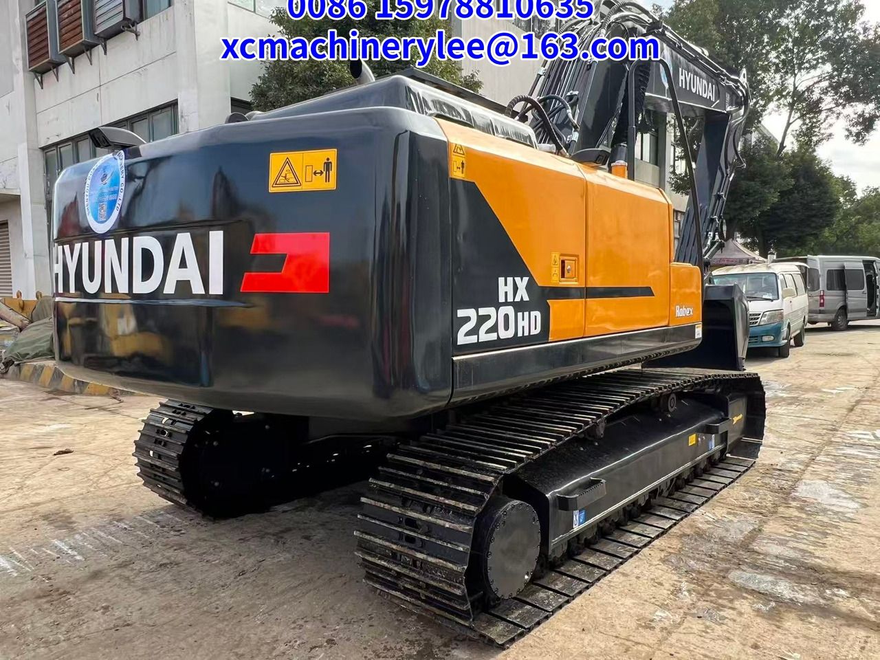 2024 Hyundai HX220HD crawler excavator rear three-quarter view 2024 Hyundai HX220HD crawler excavator rear three-quarter view