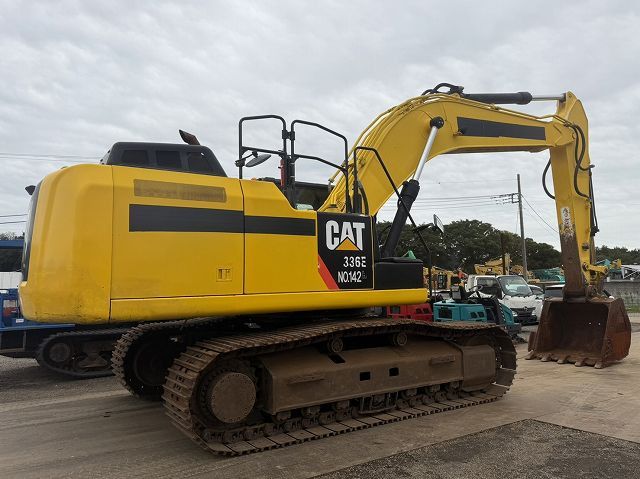2014 Caterpillar 336E crawler excavator side view 2014 Caterpillar 336E crawler excavator side view