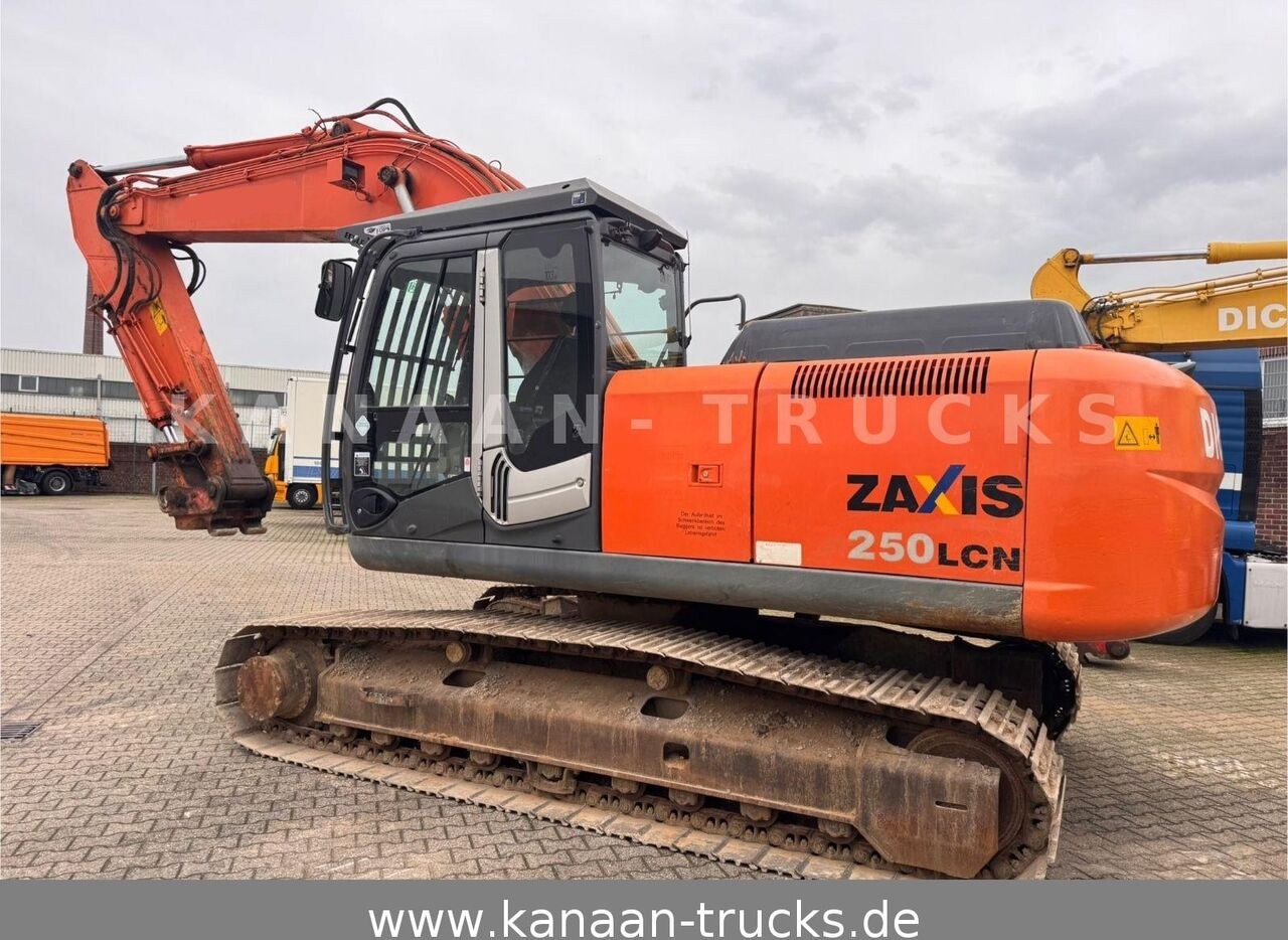 2008 Hitachi Zaxis 250LCN crawler excavator, side view 2008 Hitachi Zaxis 250LCN crawler excavator, side view