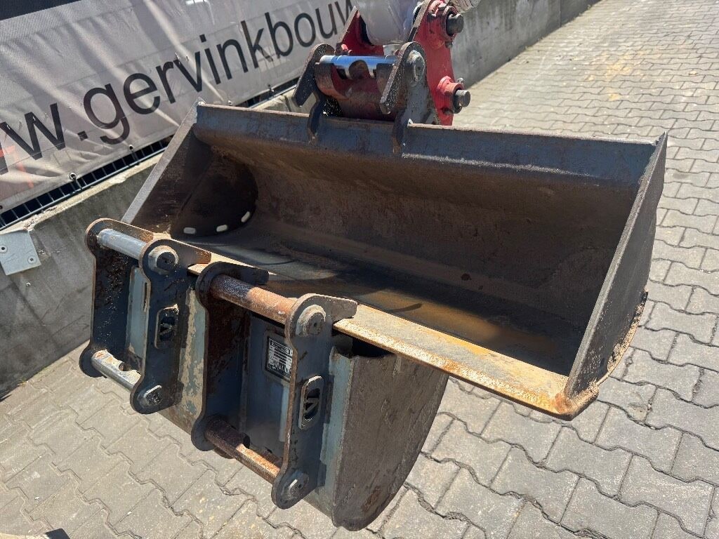 2020 Takeuchi TB216 mini excavator bucket attachment 2020 Takeuchi TB216 mini excavator bucket attachment