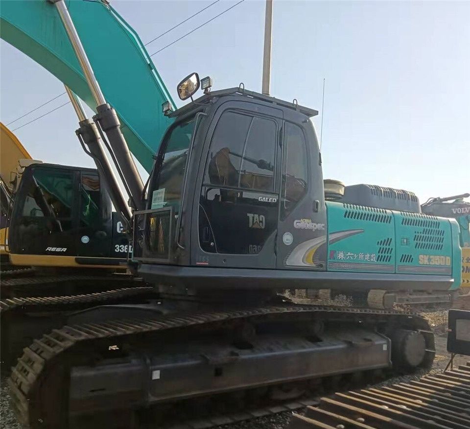 2017 Kobelco SK350D crawler excavator, side view