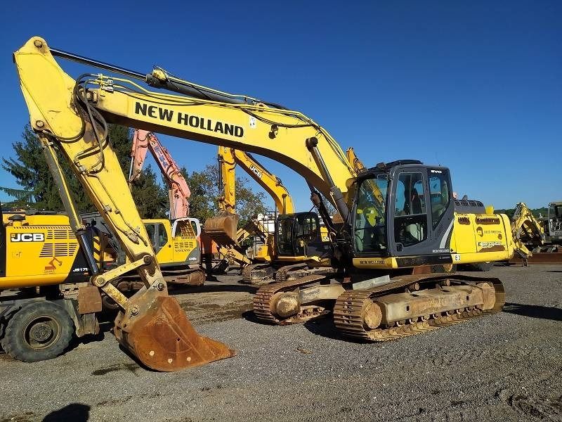 2014 New Holland E265 C crawler excavator, side view 2014 New Holland E265 C crawler excavator, side view
