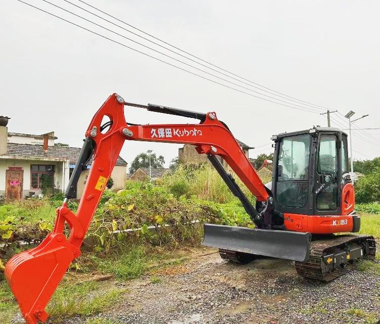 2022 Kubota KX163 mini excavator, side profile view 2022 Kubota KX163 mini excavator, side profile view