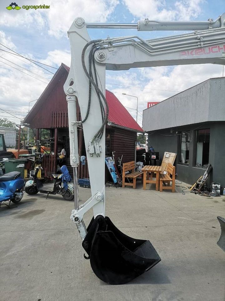 2006 Takeuchi TB180FR mini excavator boom and bucket detail 2006 Takeuchi TB180FR mini excavator boom and bucket detail