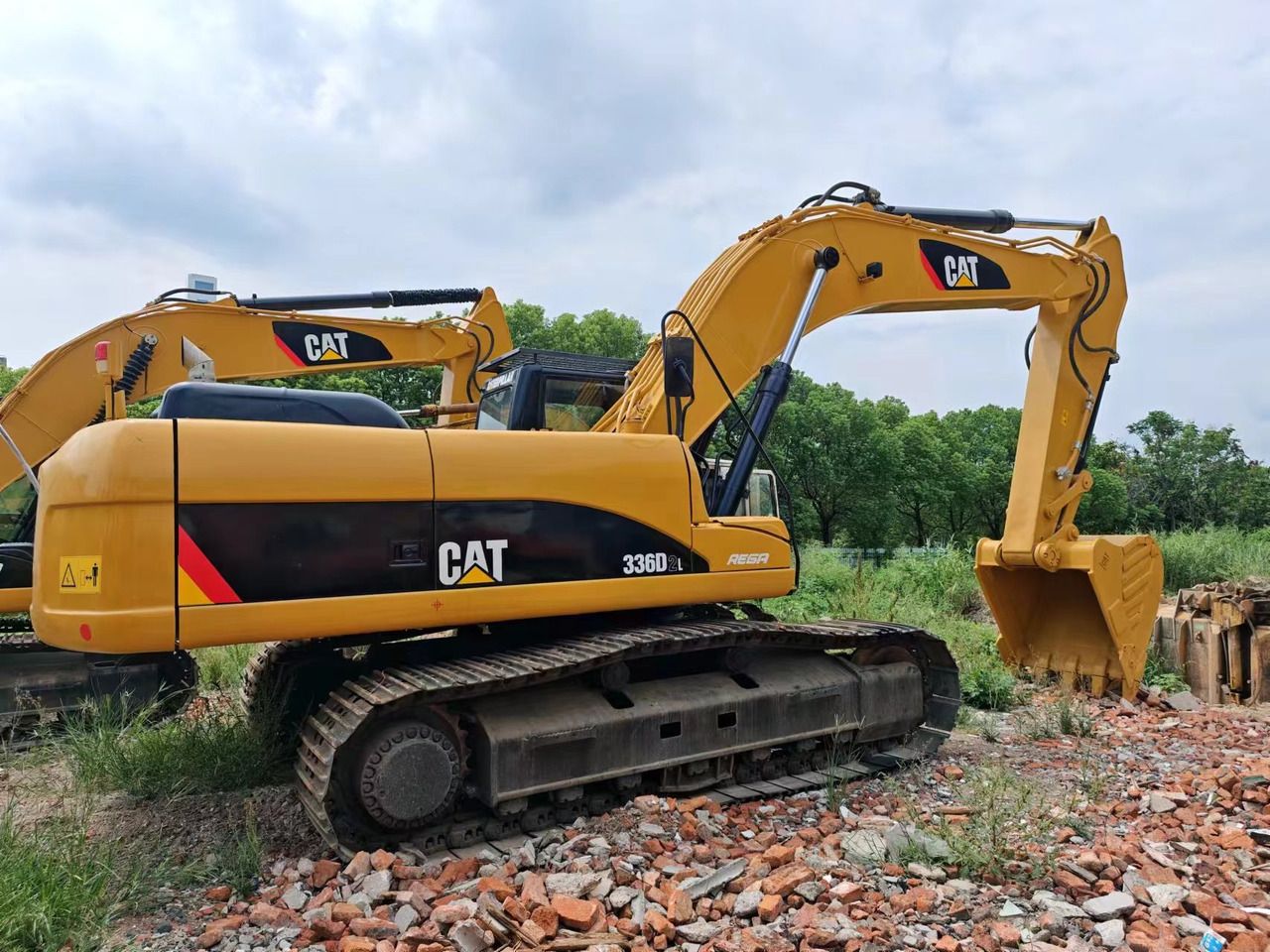 2020 Caterpillar 336D2L crawler excavator, side profile view 2020 Caterpillar 336D2L crawler excavator, side profile view