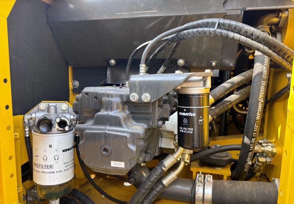2022 Komatsu PC210LC-8 engine compartment detail