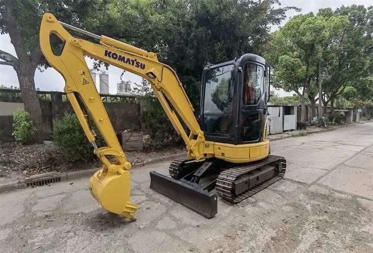 2023 Komatsu PC35 mini excavator, side view 2023 Komatsu PC35 mini excavator, side view