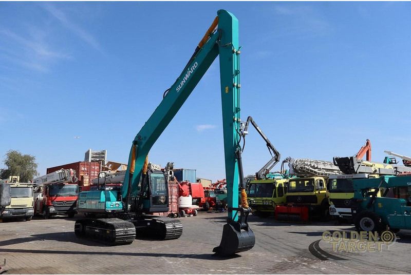 2026 Sunward SWE240ELR long reach excavator, side view 2026 Sunward SWE240ELR long reach excavator, side view