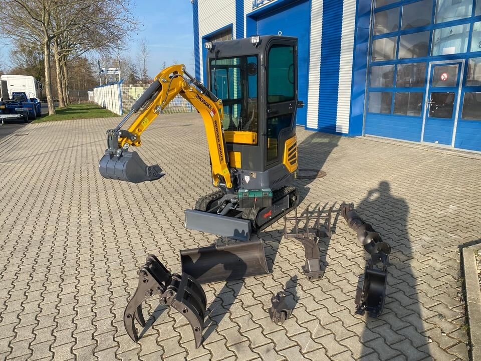 Berger Kraus BK950KS mini excavator, front three-quarter view