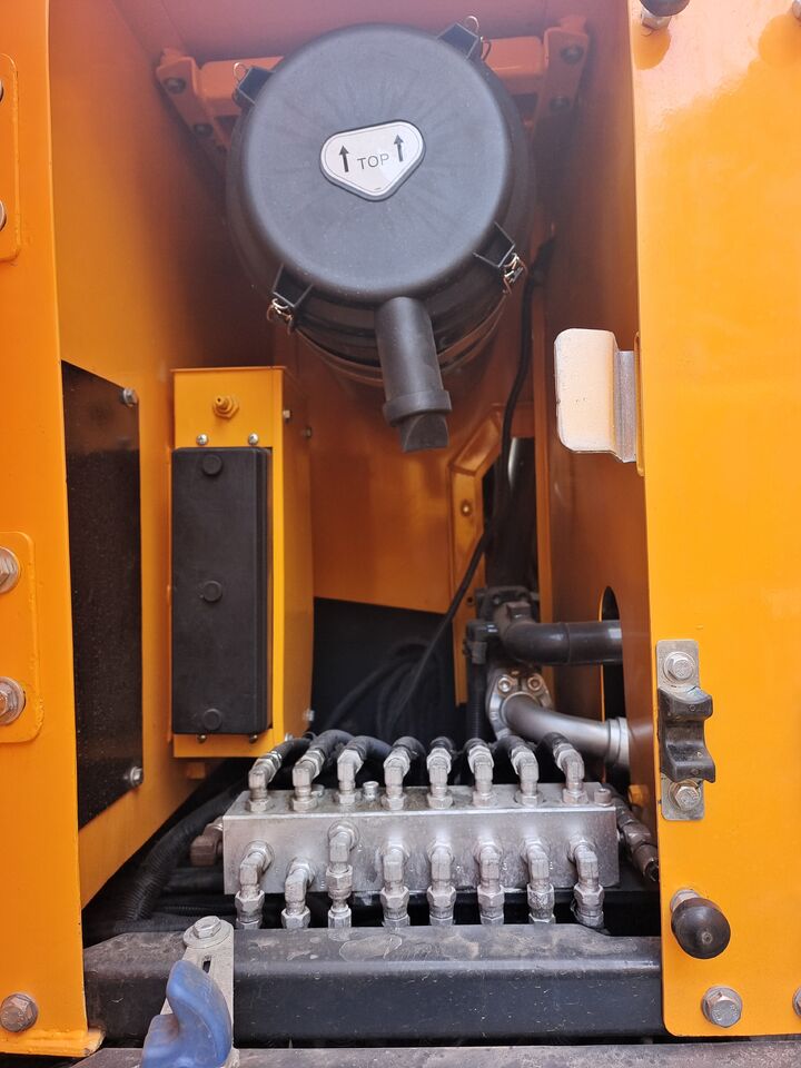 2025 Hyundai R305LC-9T crawler excavator engine compartment detail