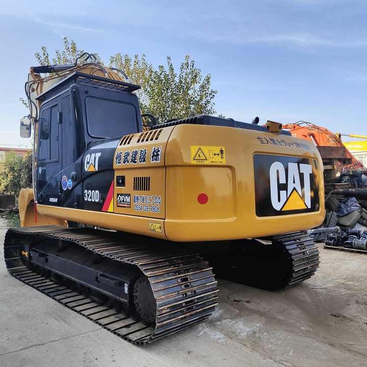 2016 Caterpillar 320DL crawler excavator, rear three-quarter view 2016 Caterpillar 320DL crawler excavator, rear three-quarter view