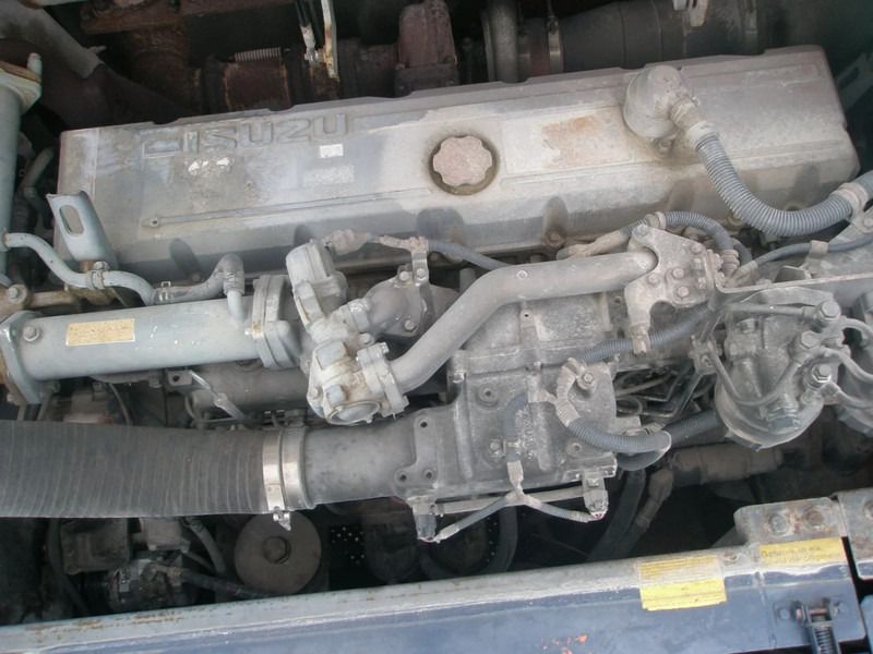 2009 Hitachi ZX470LCH-3 engine bay view