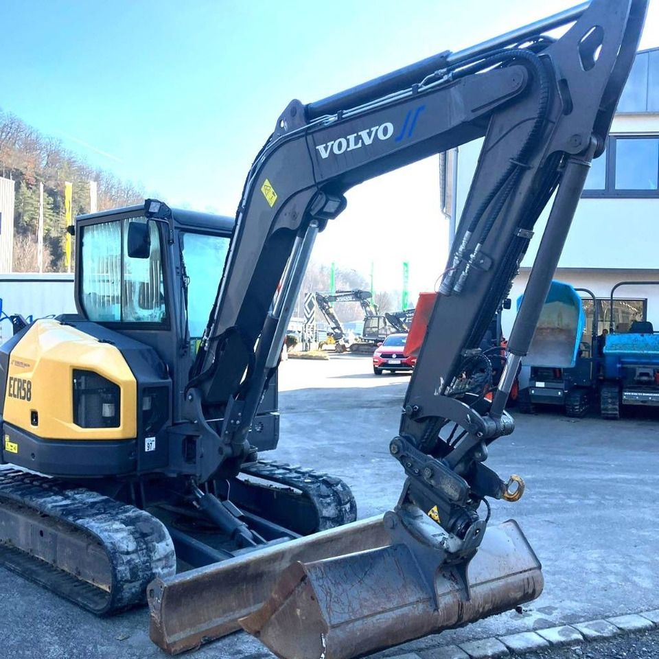 2023 Volvo ECR58F mini excavator, front three-quarter view 2023 Volvo ECR58F mini excavator, front three-quarter view