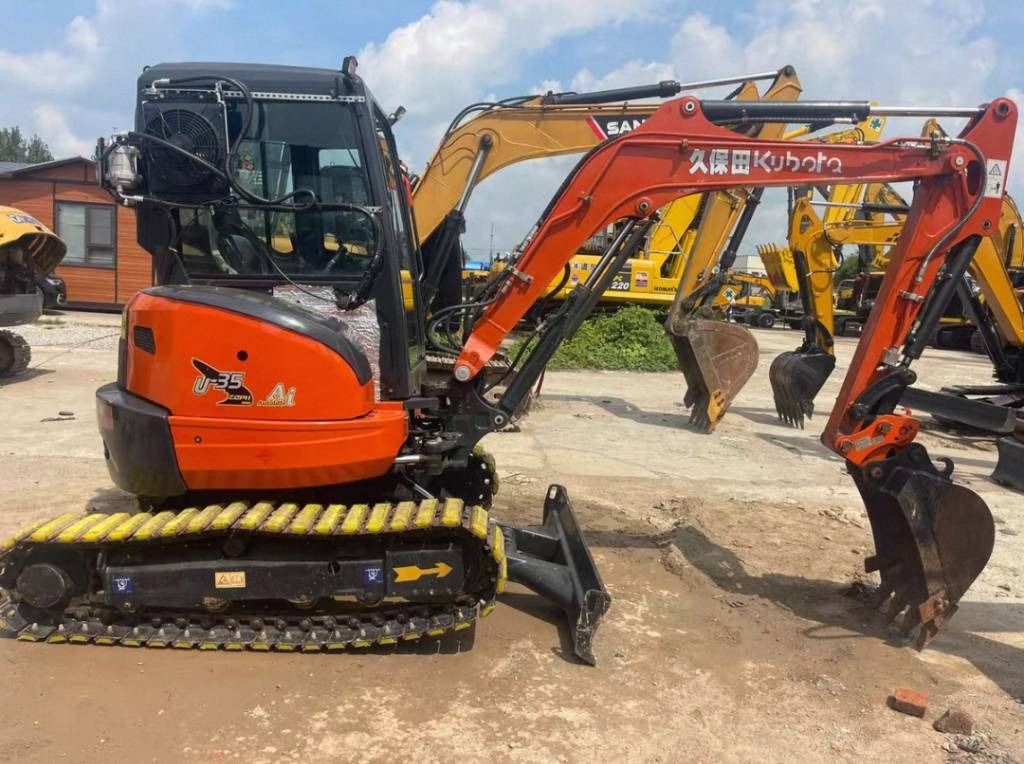 2023 Kubota U35 mini excavator side view 2023 Kubota U35 mini excavator side view