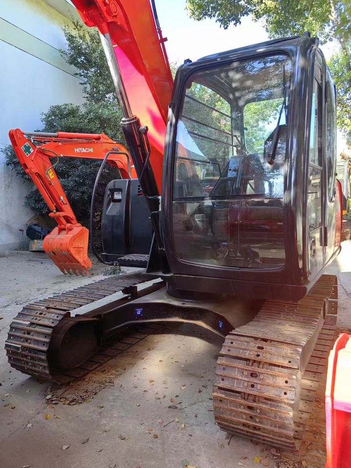 2013 Hitachi ZX70 mini excavator, front three-quarter view 2013 Hitachi ZX70 mini excavator, front three-quarter view