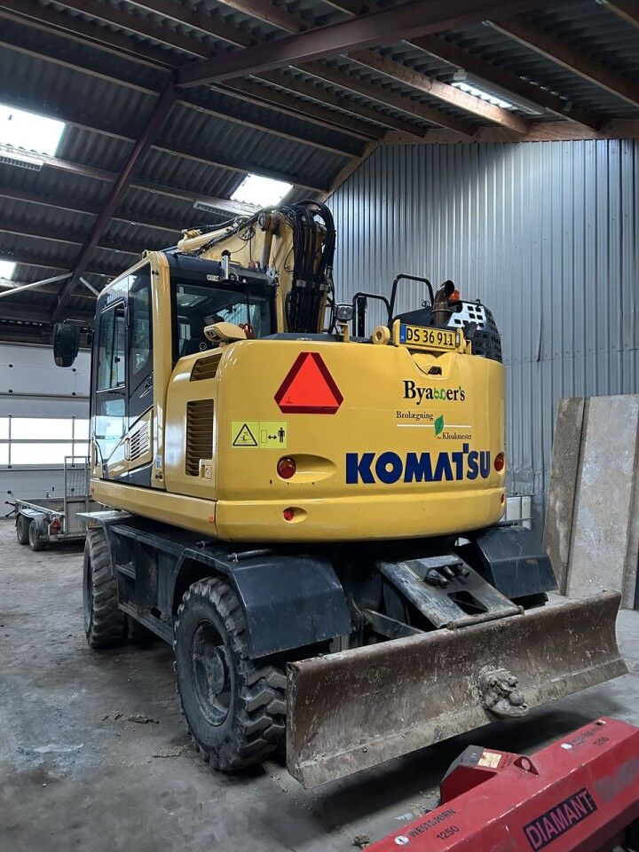 2018 Komatsu PW148-11 wheel excavator rear view 2018 Komatsu PW148-11 wheel excavator rear view