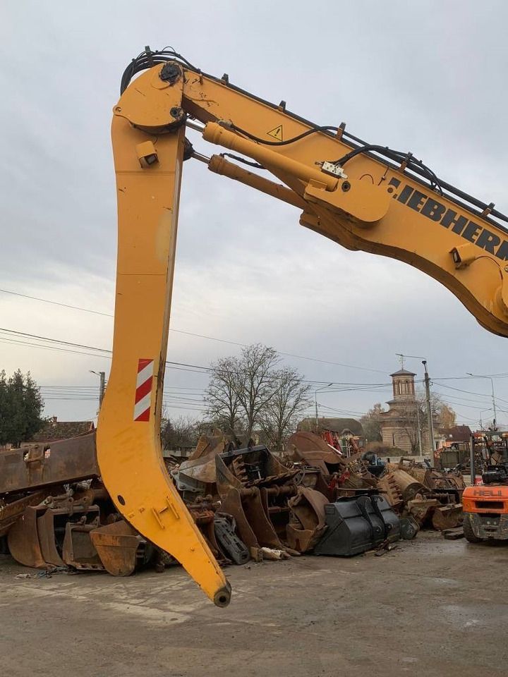 2009 Liebherr A904 C wheel excavator boom detail