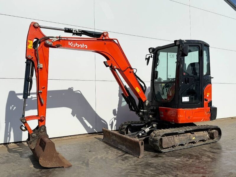 2020 Kubota KX037-4 mini excavator, side view 2020 Kubota KX037-4 mini excavator, side view