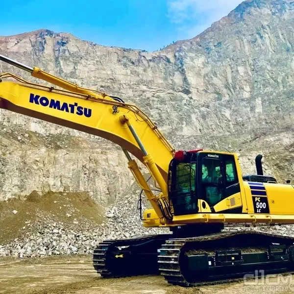 2020 Komatsu PC500LC crawler excavator, side profile view 2020 Komatsu PC500LC crawler excavator, side profile view