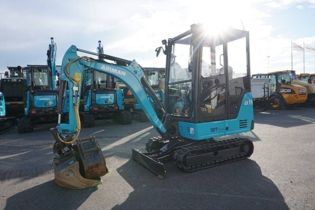 2021 Airman AX19-7 mini excavator, front three-quarter view 2021 Airman AX19-7 mini excavator, front three-quarter view