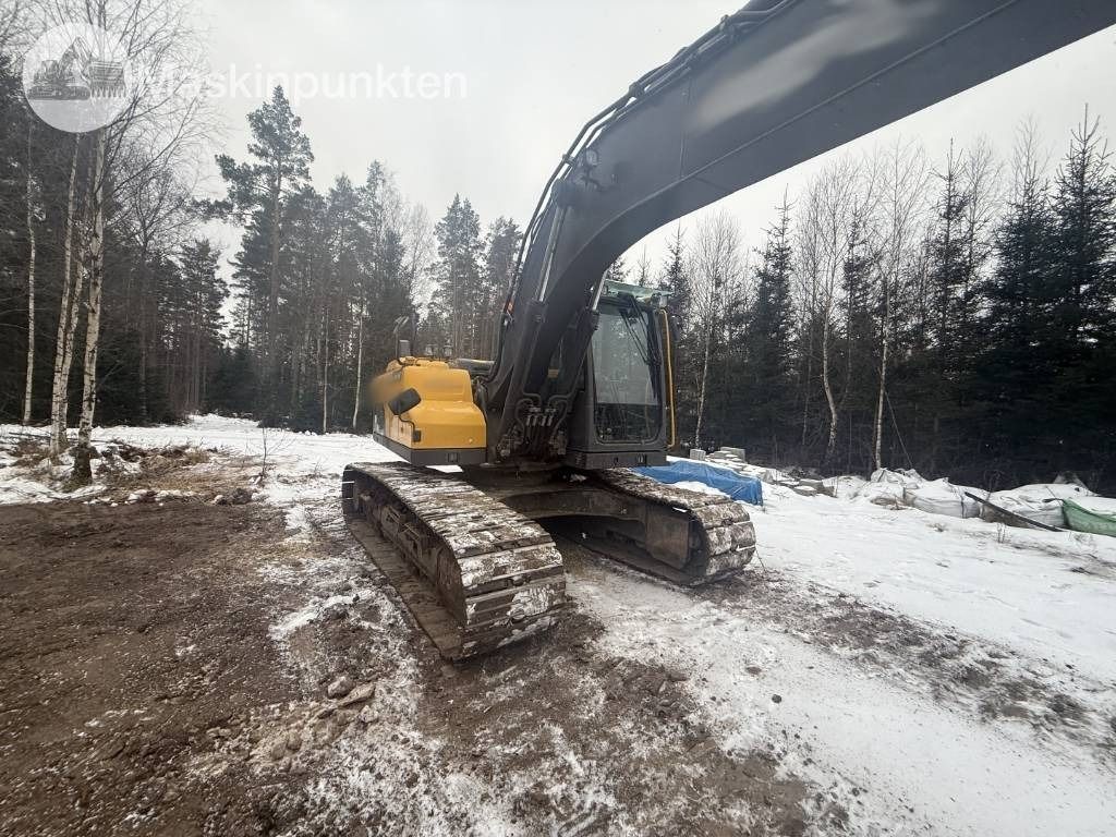 2013 Volvo EC180DL crawler excavator, rear three-quarter view