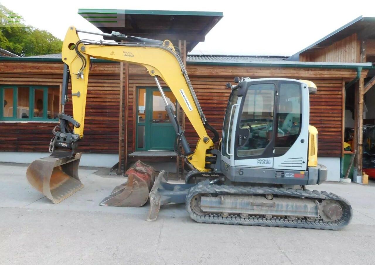 2016 Wacker Neuson EC 80 mini excavator, side profile view 2016 Wacker Neuson EC 80 mini excavator, side profile view