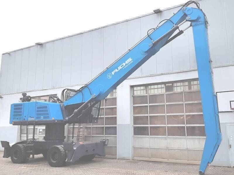 2019 Fuchs MHL350F PYLON material handler side view
