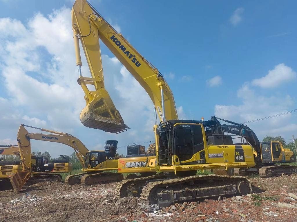 2023 Komatsu PC450-8 crawler excavator, side view