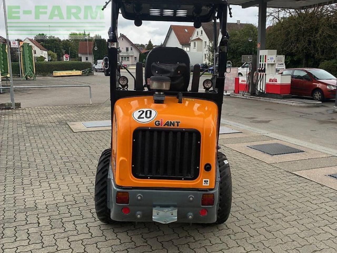Giant G2500 HD mini excavator, rear view Giant G2500 HD mini excavator, rear view