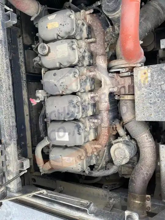2020 Doosan DX520LC crawler excavator engine compartment view 2020 Doosan DX520LC crawler excavator engine compartment view