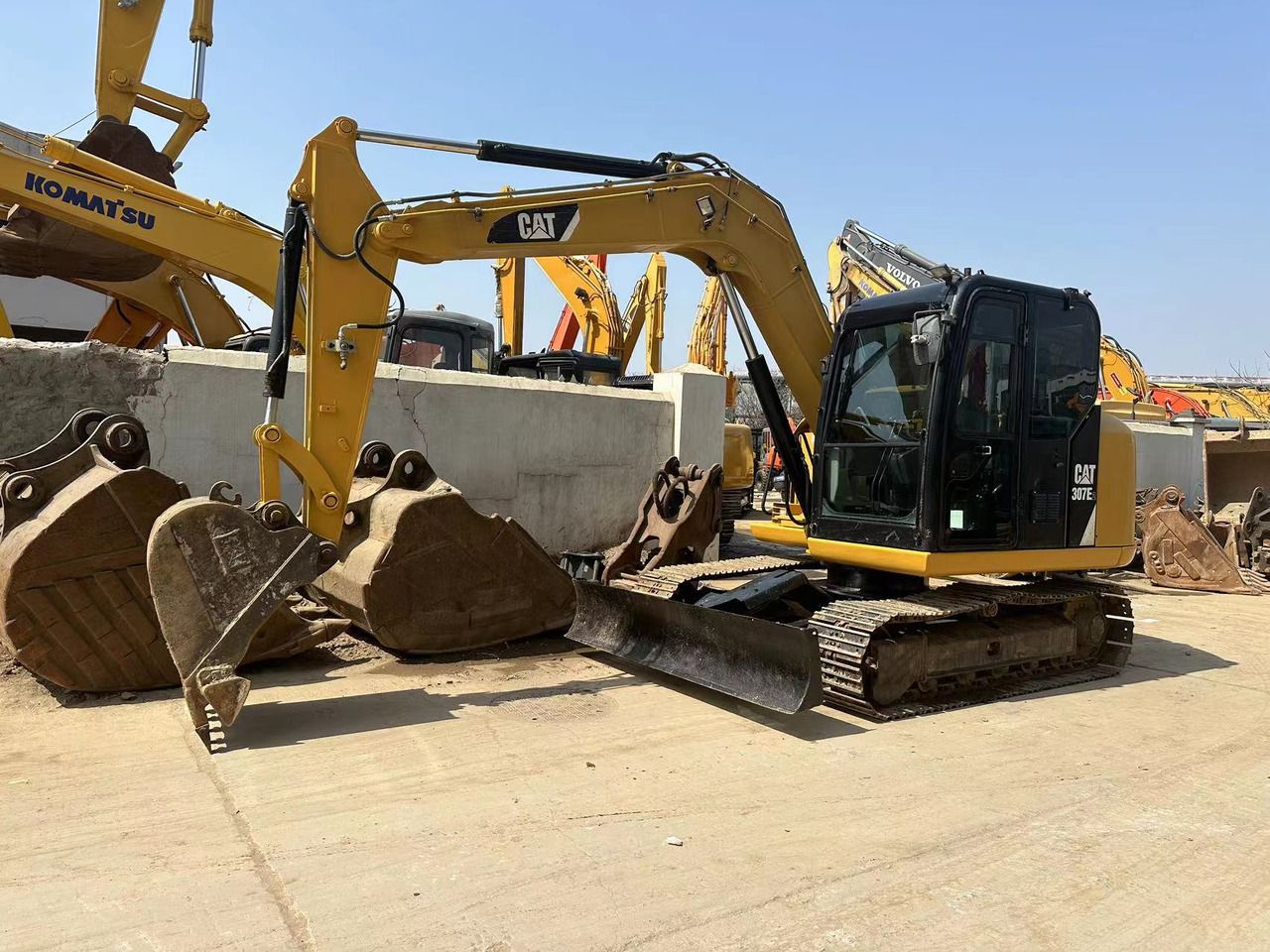 2022 Caterpillar 307E crawler excavator side view 2022 Caterpillar 307E crawler excavator side view
