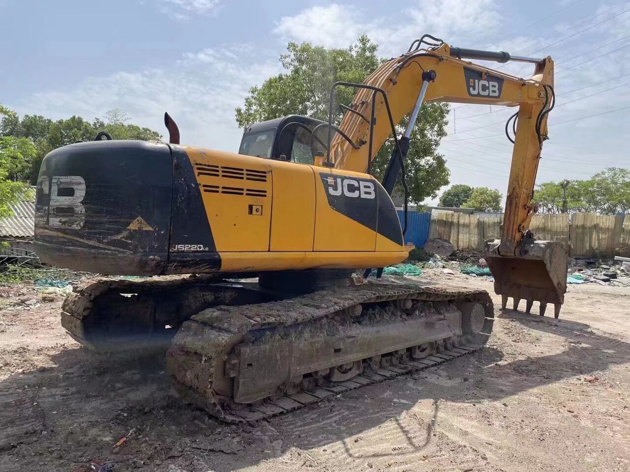 2024 JCB JS220LC crawler excavator, rear three-quarter view 2024 JCB JS220LC crawler excavator, rear three-quarter view