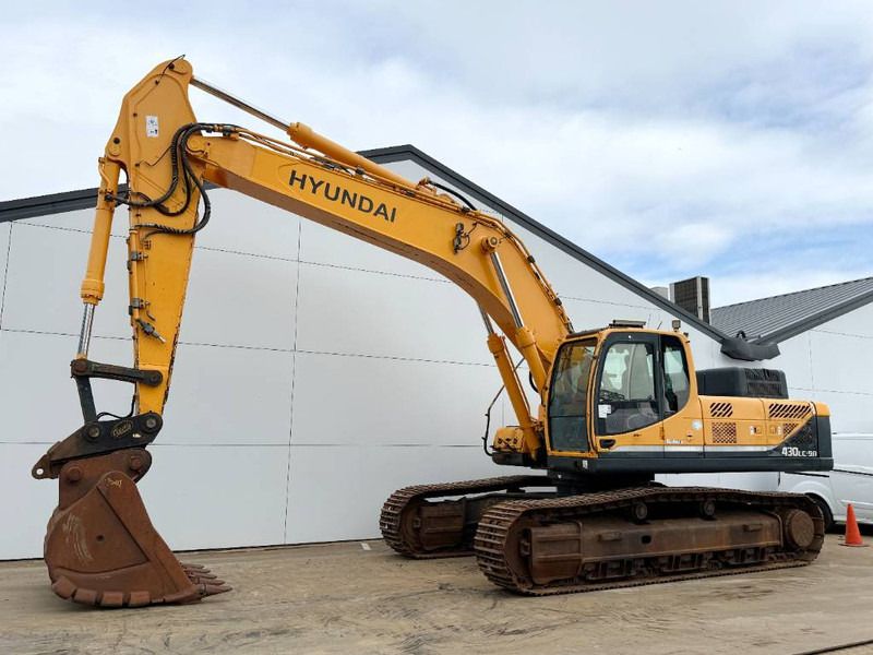 2014 Hyundai R430LC-9A crawler excavator, side profile view 2014 Hyundai R430LC-9A crawler excavator, side profile view