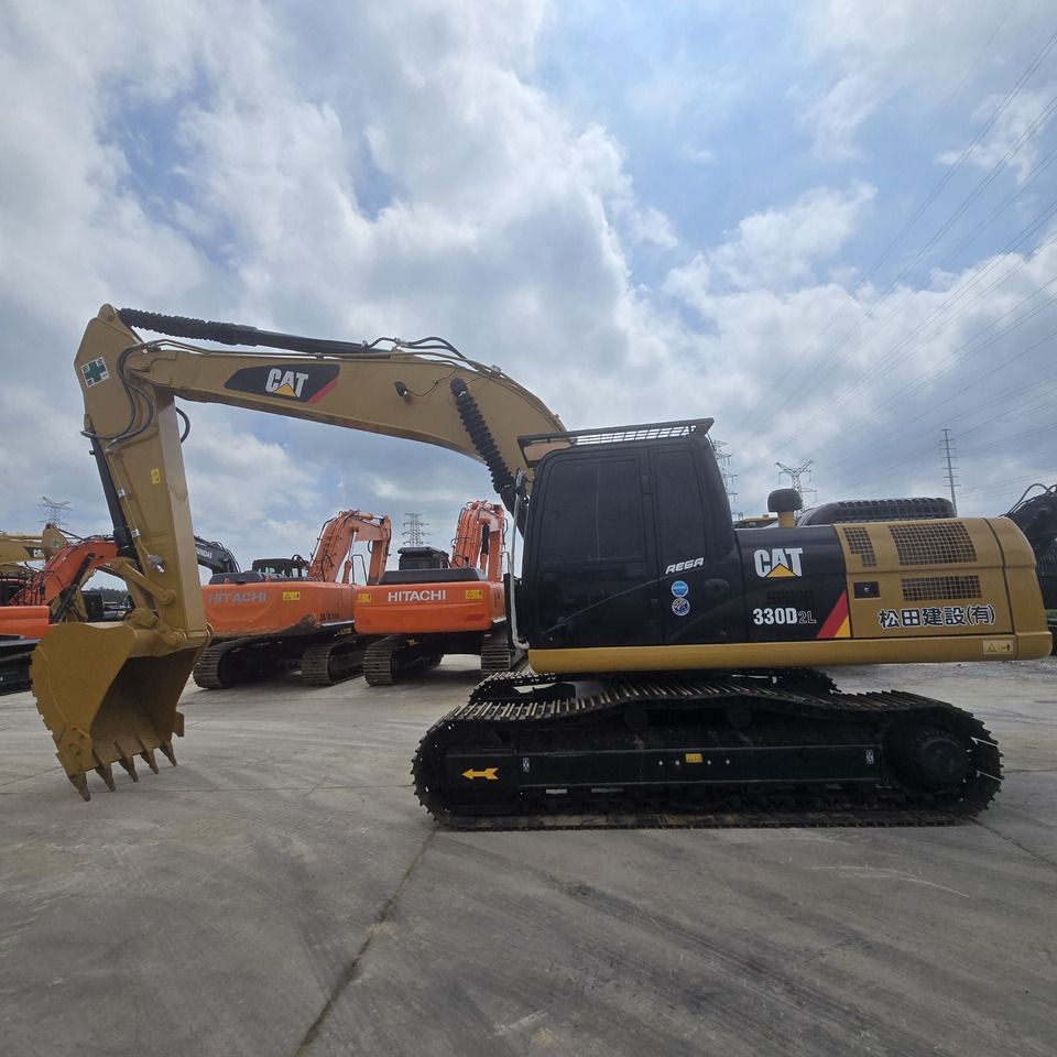 2024 Caterpillar 330D2L crawler excavator side view 2024 Caterpillar 330D2L crawler excavator side view