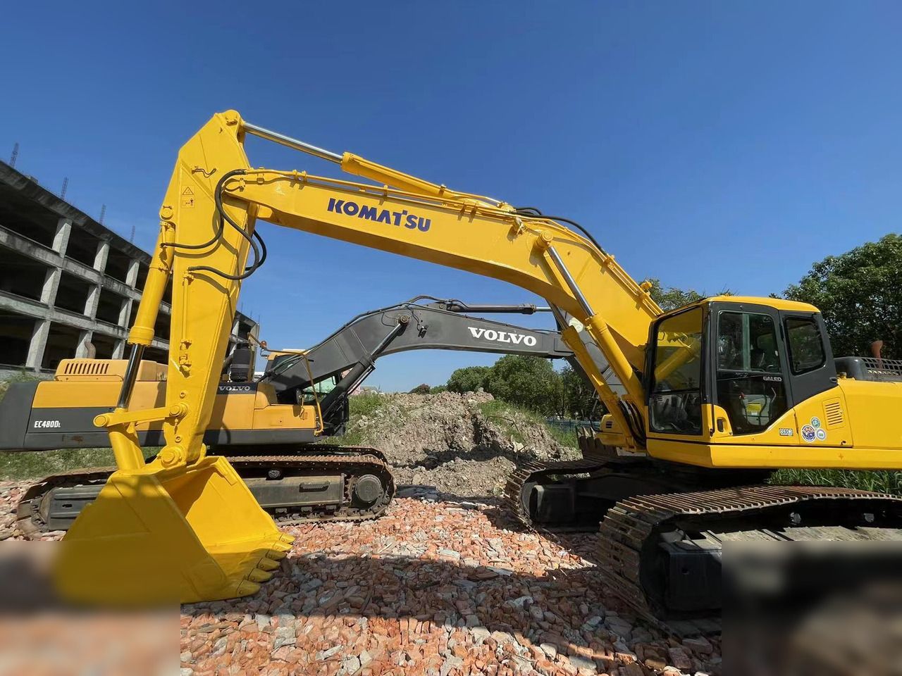 2017 Komatsu PC400-7 crawler excavator side view 2017 Komatsu PC400-7 crawler excavator side view