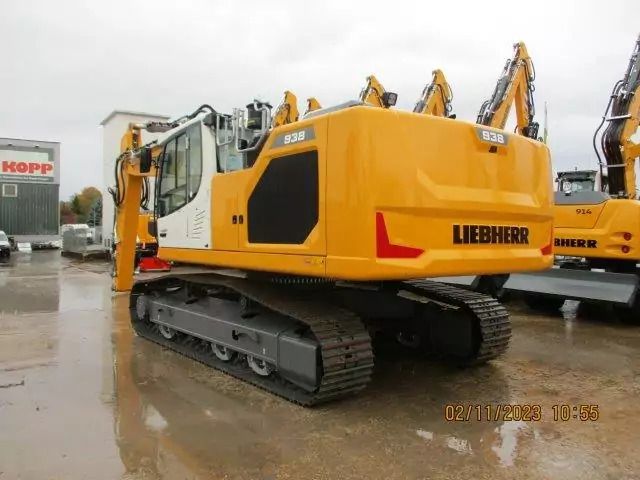 2023 Liebherr R 938 NLC crawler excavator, rear three-quarter view 2023 Liebherr R 938 NLC crawler excavator, rear three-quarter view