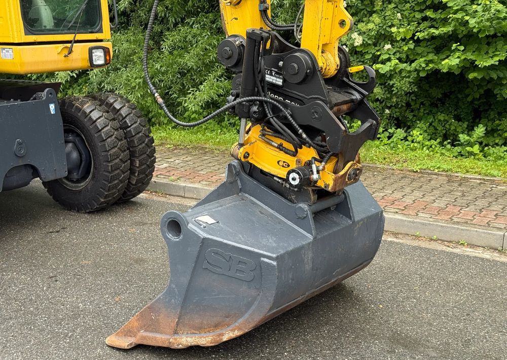 2011 Komatsu PW148 wheel excavator bucket and attachment detail