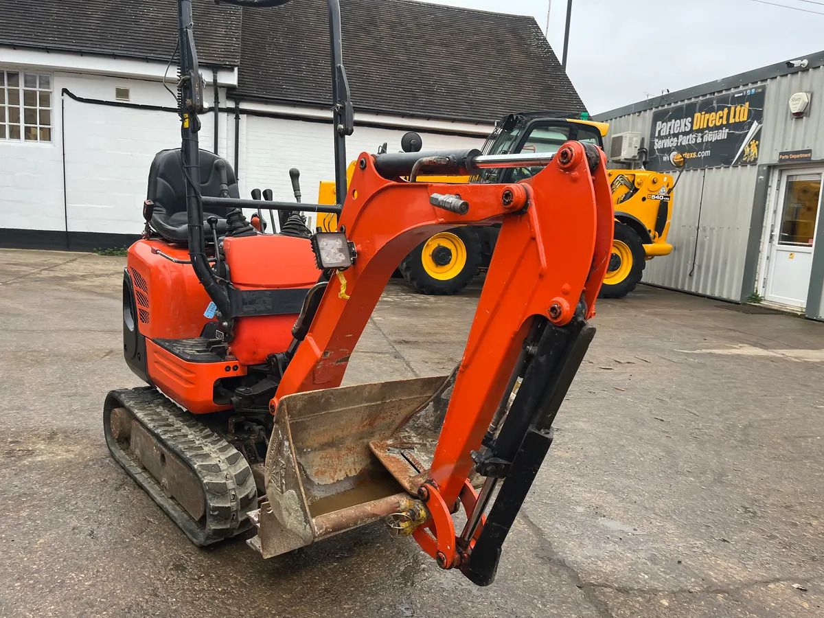 2021 Kubota 008-3 mini excavator, front three-quarter view 2021 Kubota 008-3 mini excavator, front three-quarter view
