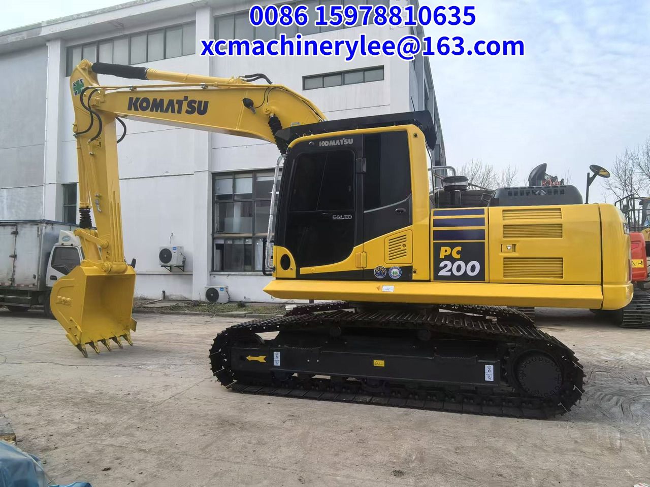 2023 Komatsu PC200 crawler excavator side view 2023 Komatsu PC200 crawler excavator side view
