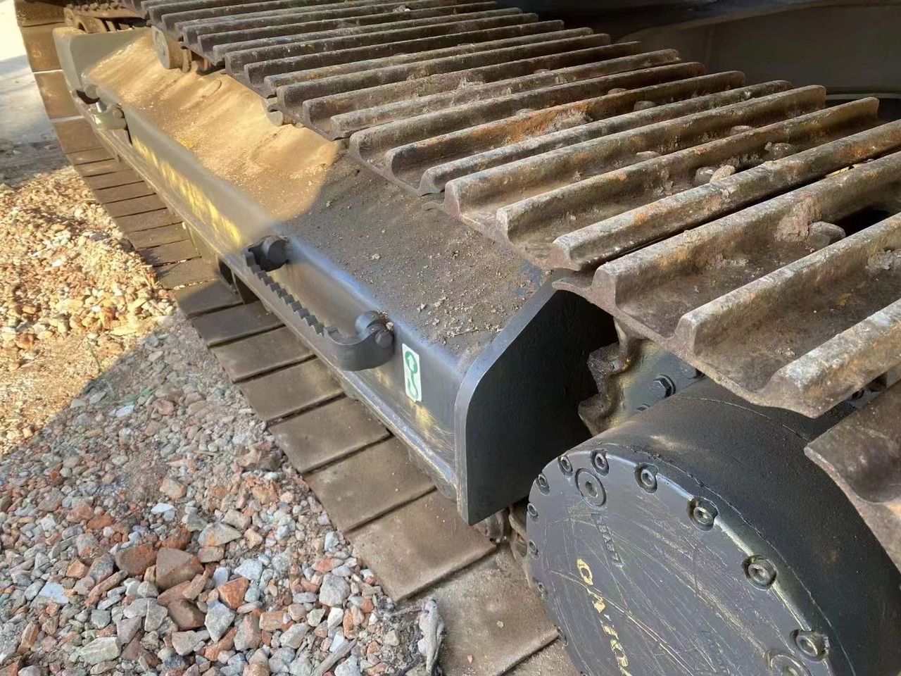 2022 Volvo EC210 crawler excavator track assembly detail 2022 Volvo EC210 crawler excavator track assembly detail