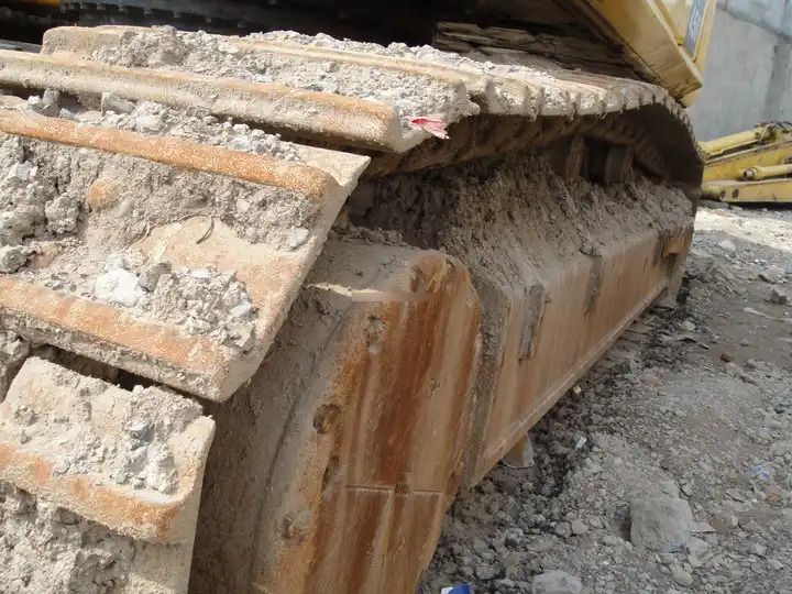 2018 Komatsu PC450 excavator track detail 2018 Komatsu PC450 excavator track detail