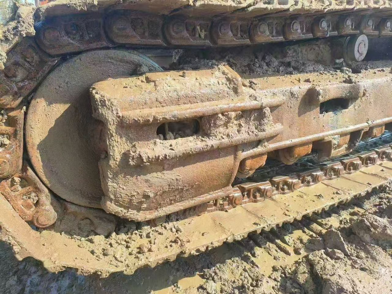 2025 Doosan DH300 crawler excavator track assembly