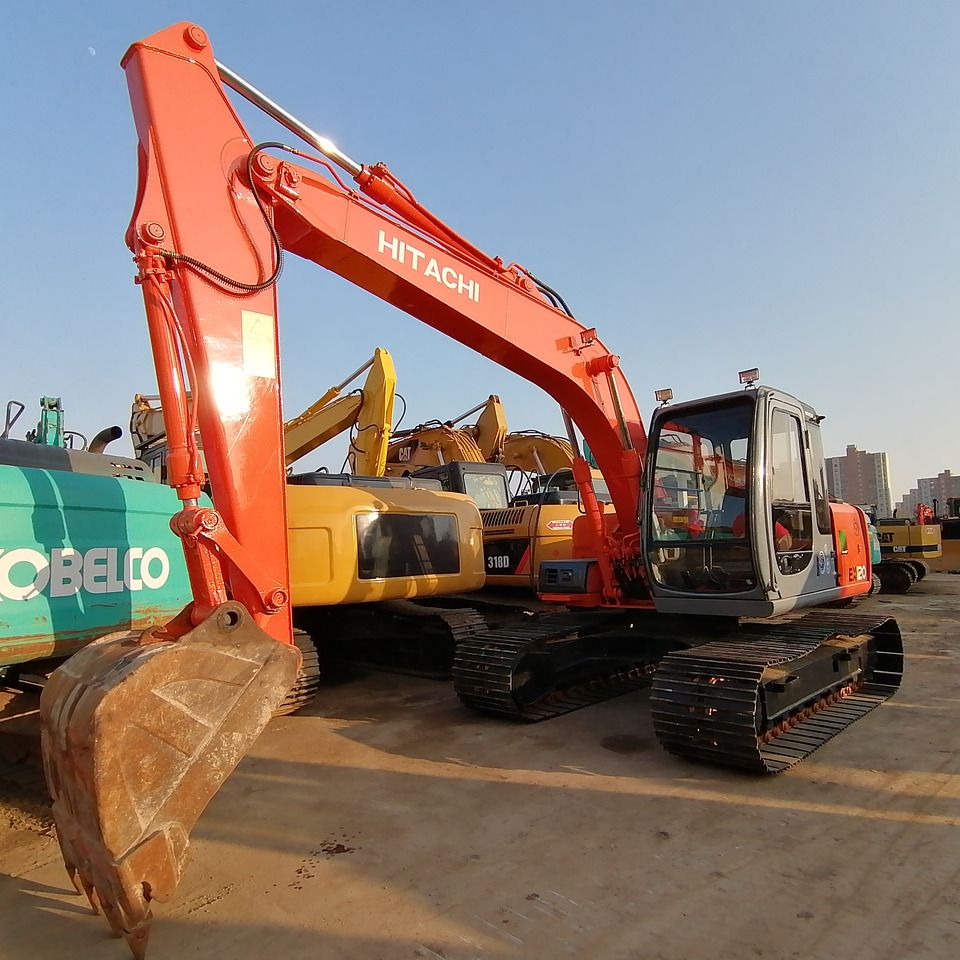 2015 Hitachi EX120-5 crawler excavator, side view 2015 Hitachi EX120-5 crawler excavator, side view