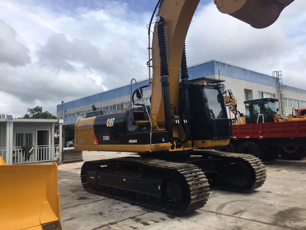 2020 Caterpillar 336D2 crawler excavator, side profile view 2020 Caterpillar 336D2 crawler excavator, side profile view