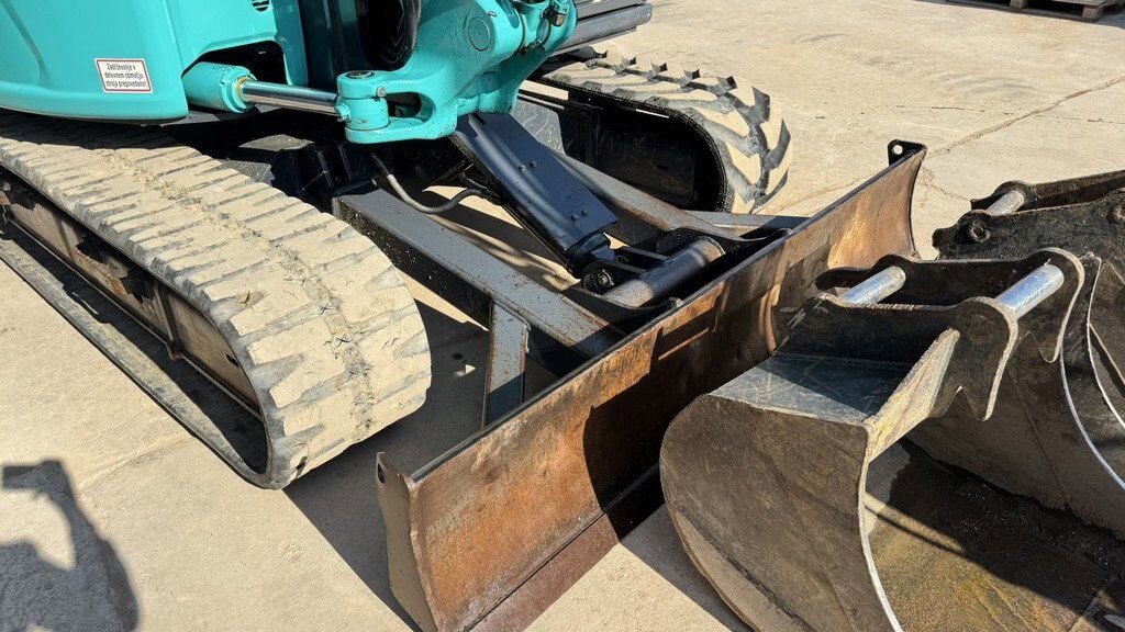 2020 Kobelco SK85MSR-7 mini excavator front blade and tracks
