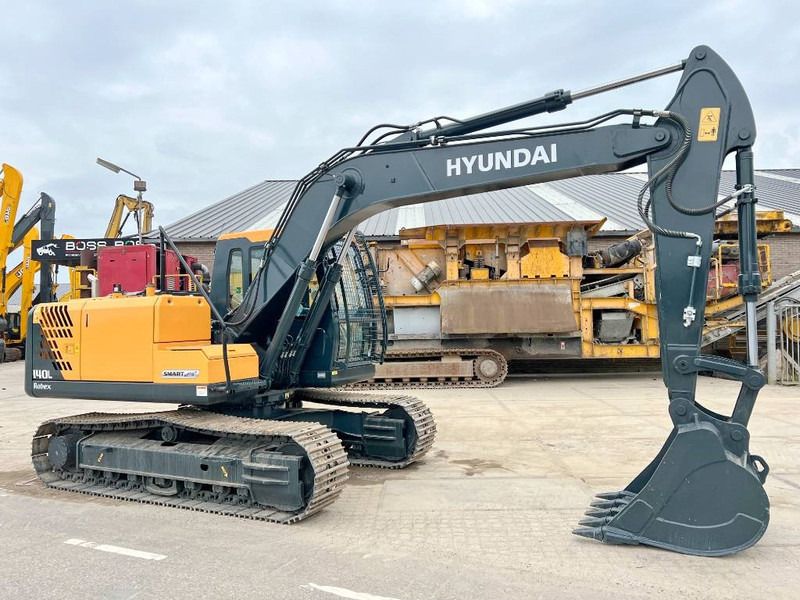 2025 Hyundai R140L crawler excavator, side profile view