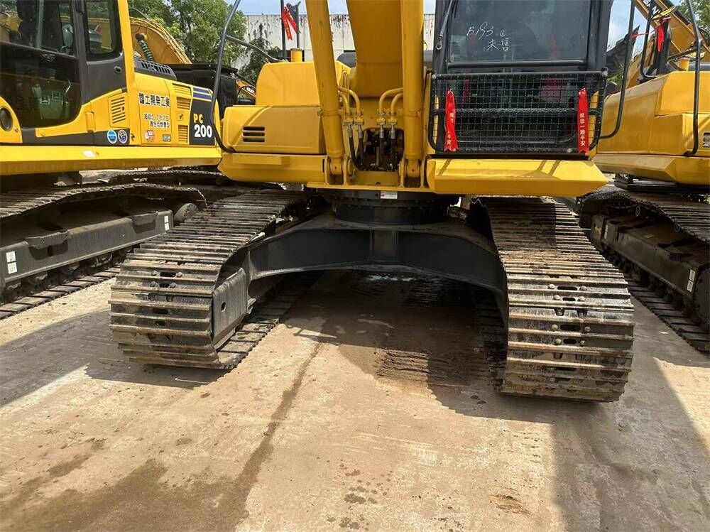 2024 Komatsu PC200 crawler excavator, front view 2024 Komatsu PC200 crawler excavator, front view